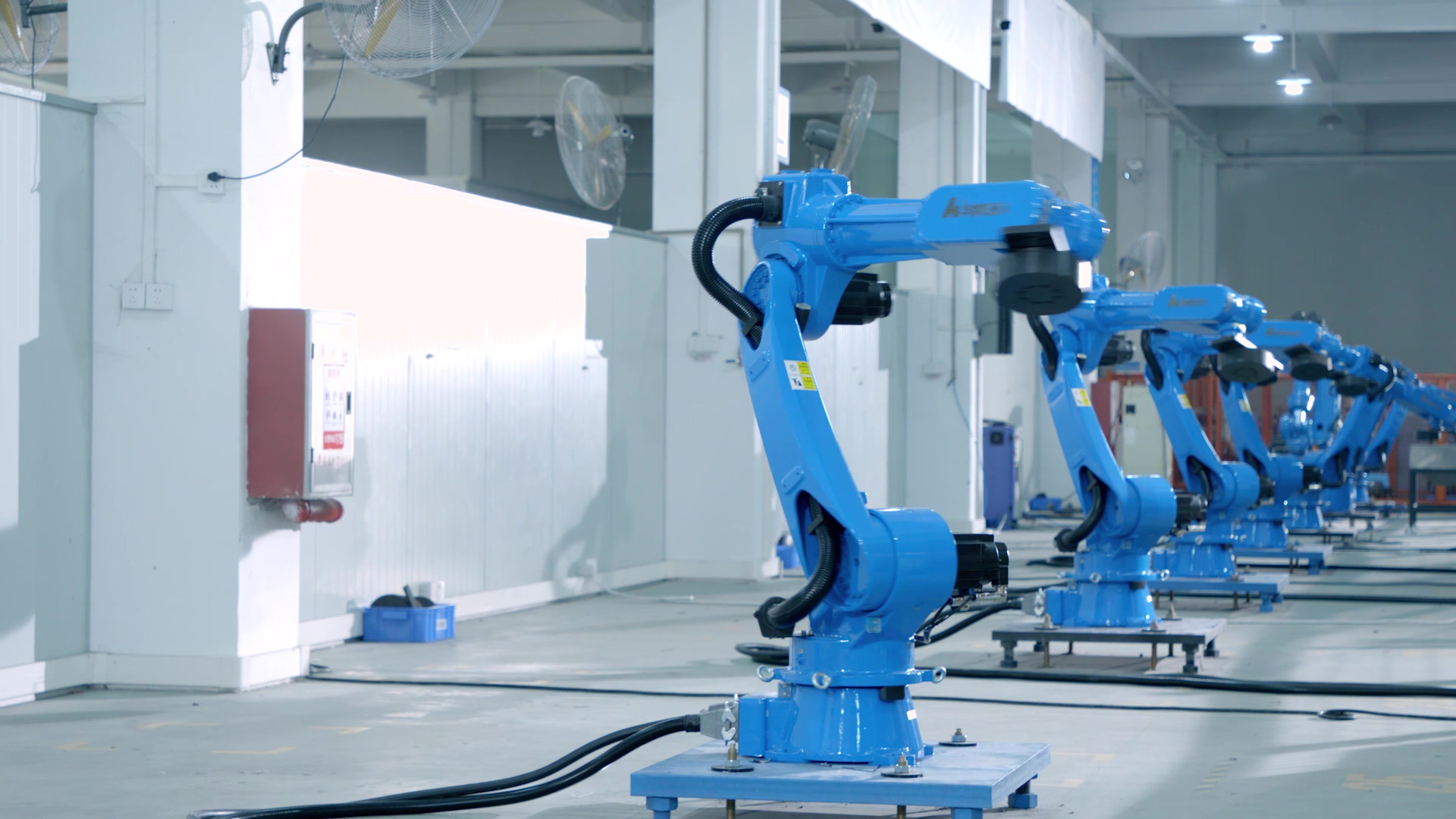 中国为什么要发展工业机器人？